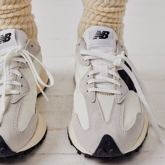 New Balance 327 M5.5/W7 Unisex Sneakers Shoes White BlacK - Picture 6 of 11